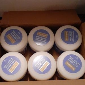 Extra gentle eye makeup remover pads